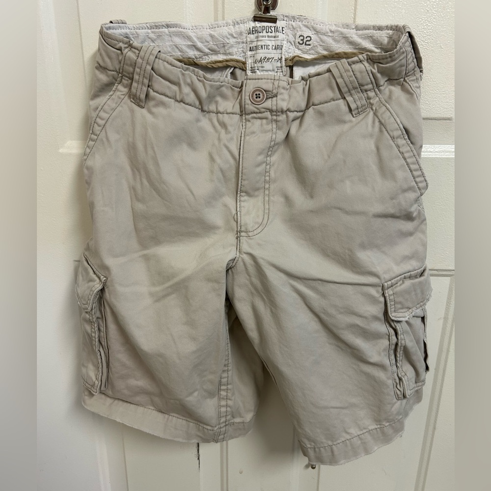 Aeropostale Tan Cargo Shorts Relaxed Fit